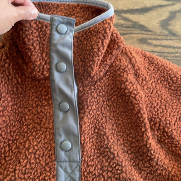 NWT Carhartt women’s fleece pullover - Picture 3 of 10